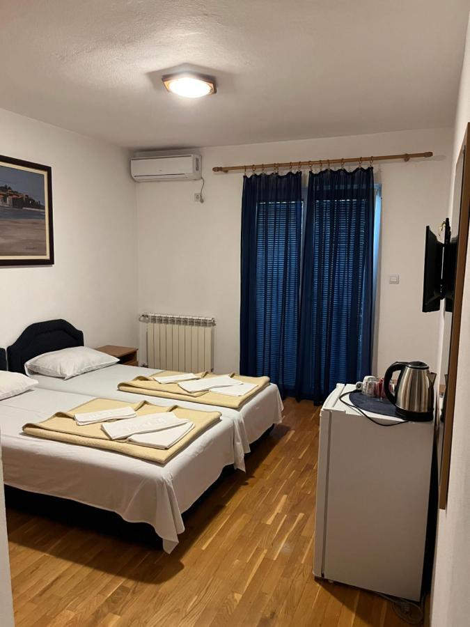 Apartmani Goran I Jelena Zec Будва Екстер'єр фото