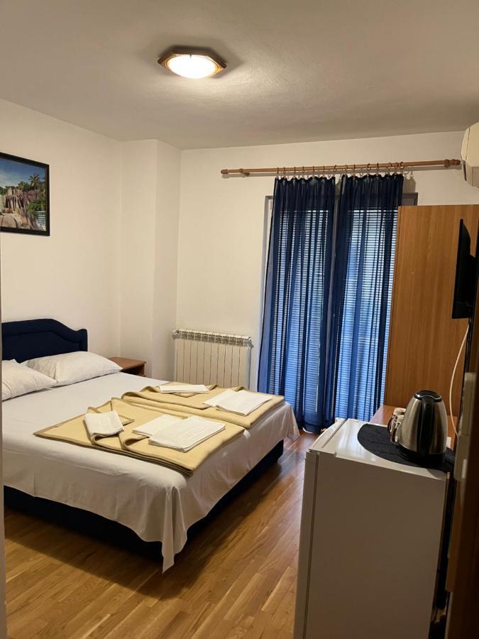 Apartmani Goran I Jelena Zec Будва Екстер'єр фото