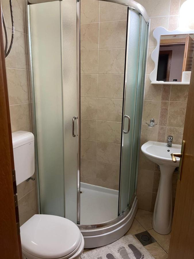 Apartmani Goran I Jelena Zec Будва Екстер'єр фото
