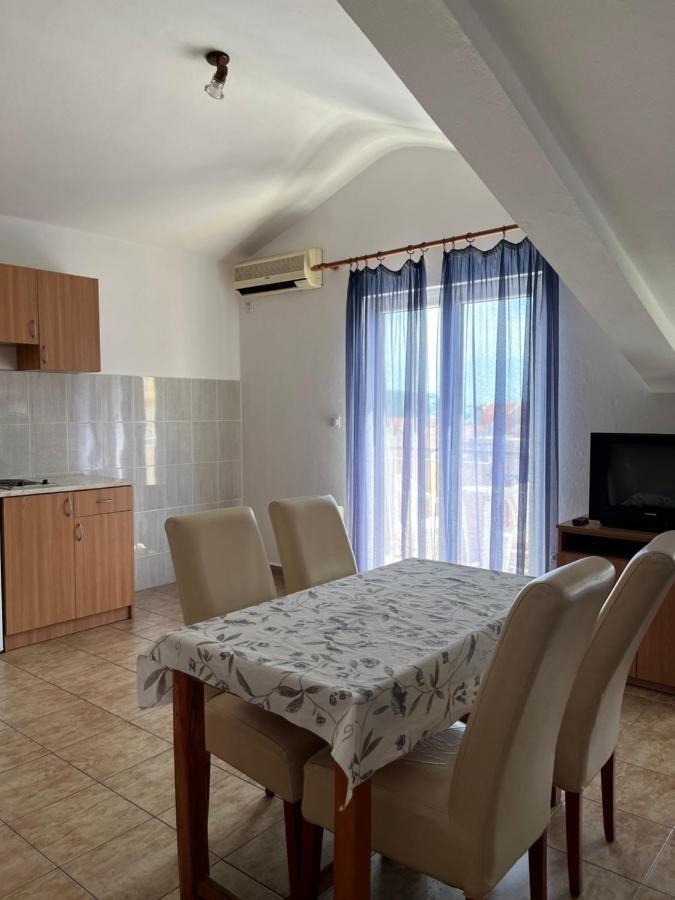 Apartmani Goran I Jelena Zec Будва Екстер'єр фото