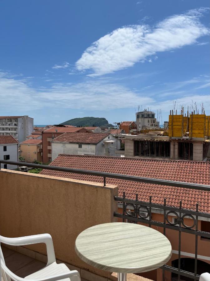 Apartmani Goran I Jelena Zec Будва Екстер'єр фото