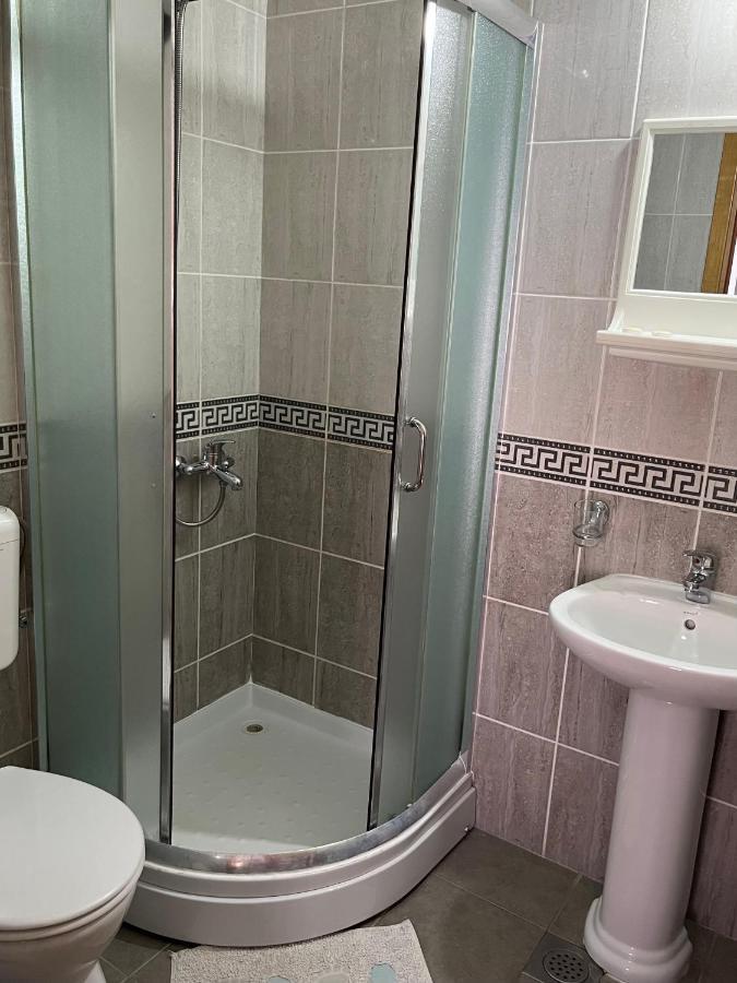 Apartmani Goran I Jelena Zec Будва Екстер'єр фото