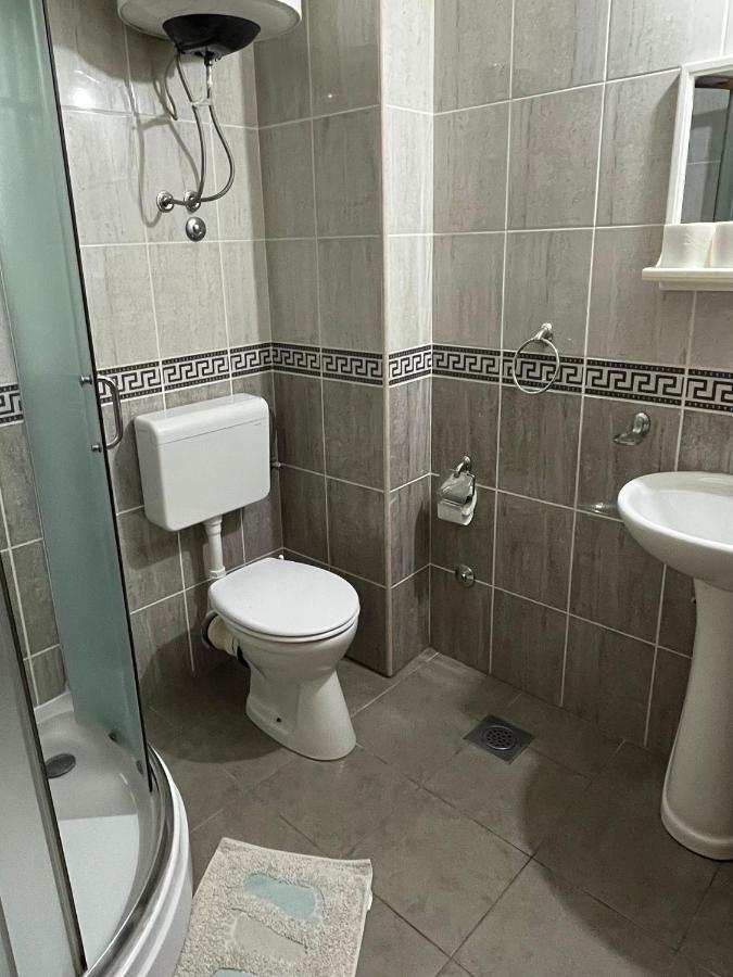 Apartmani Goran I Jelena Zec Будва Екстер'єр фото