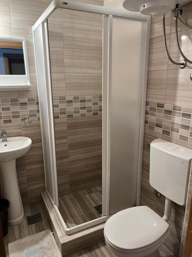 Apartmani Goran I Jelena Zec Будва Екстер'єр фото