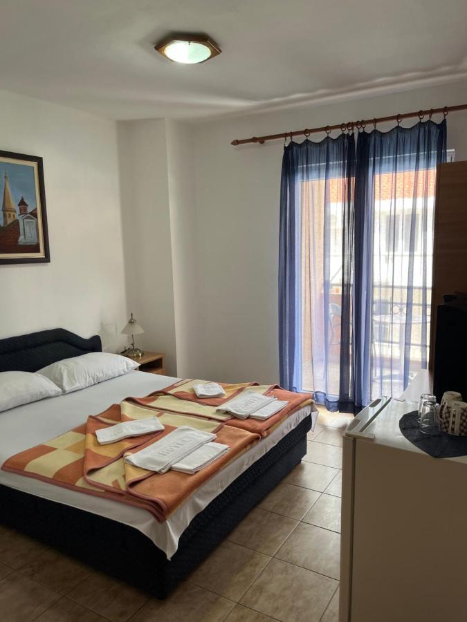 Apartmani Goran I Jelena Zec Будва Екстер'єр фото
