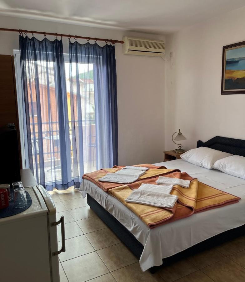 Apartmani Goran I Jelena Zec Будва Екстер'єр фото
