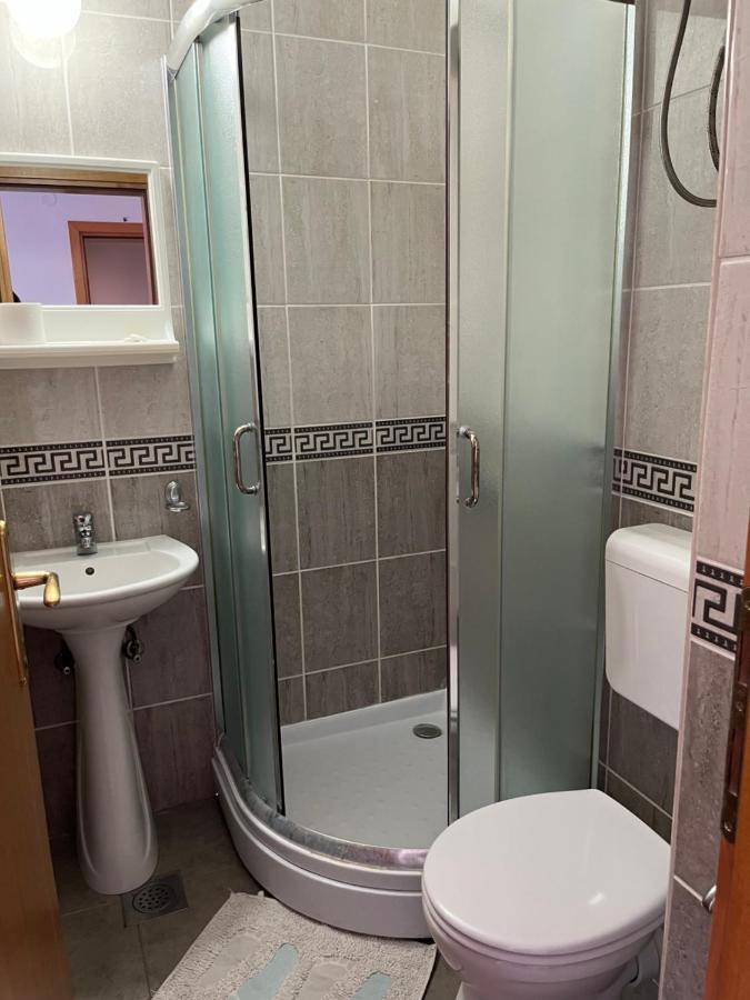 Apartmani Goran I Jelena Zec Будва Екстер'єр фото